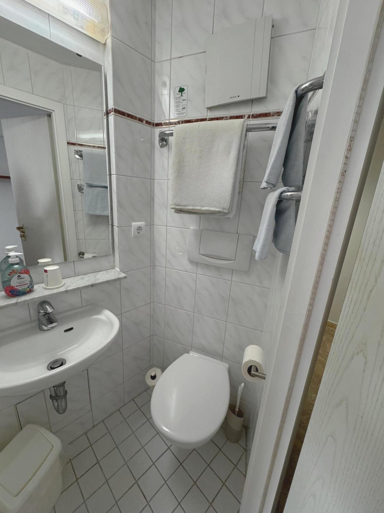 Hostel Heinzelmaennchen Köln Ngoại thất bức ảnh