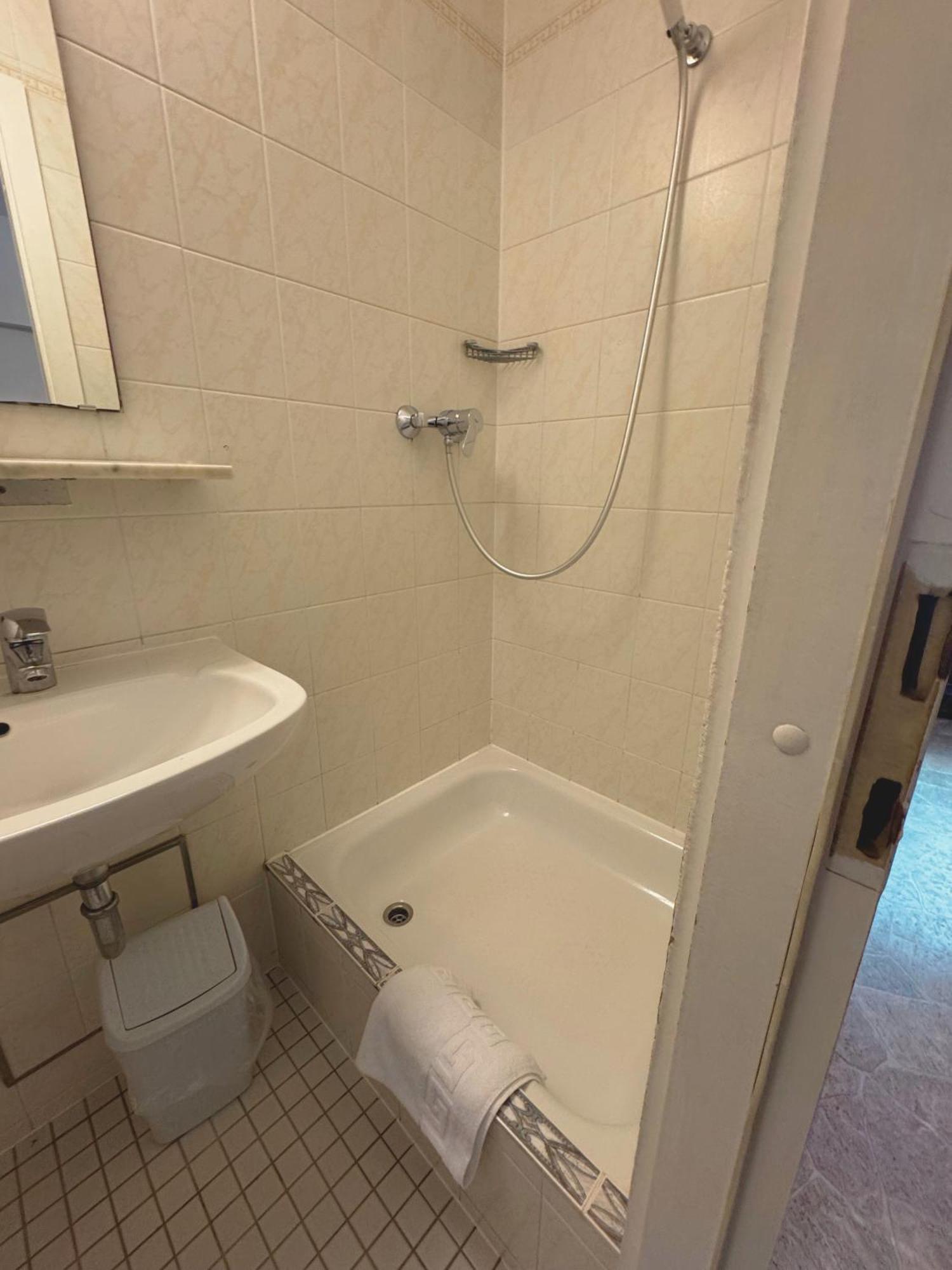 Hostel Heinzelmaennchen Köln Ngoại thất bức ảnh