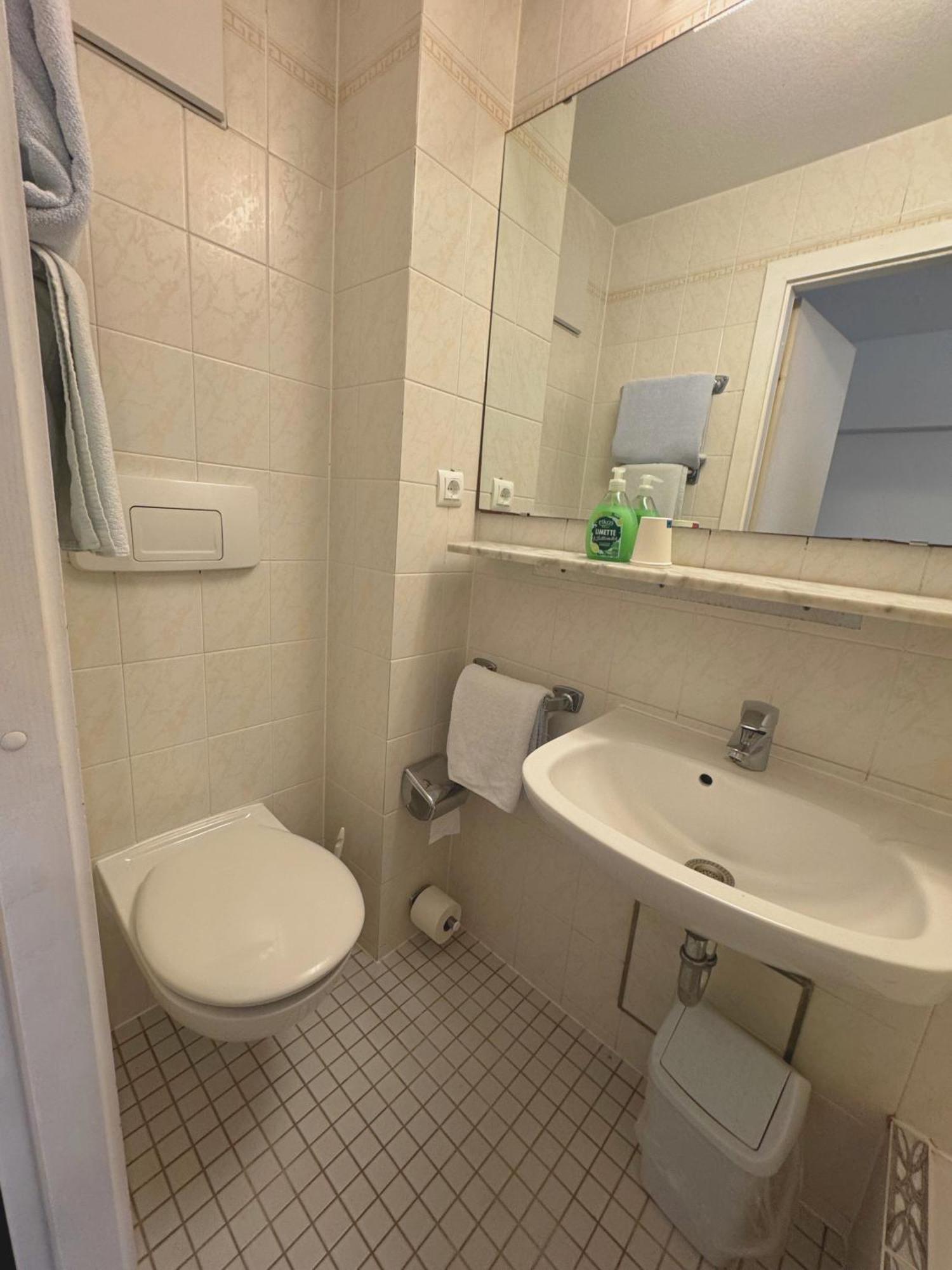 Hostel Heinzelmaennchen Köln Ngoại thất bức ảnh